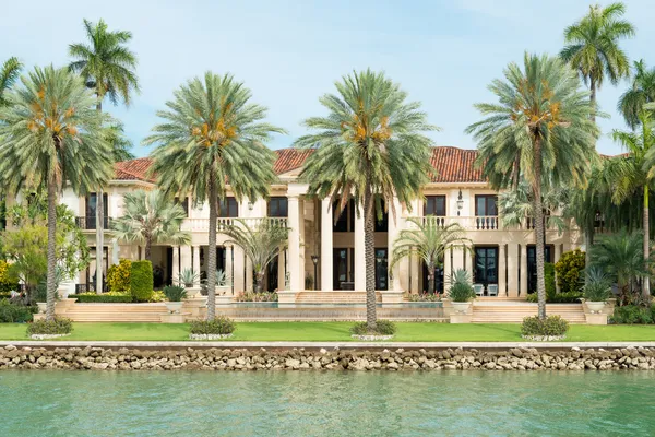 Luxuriöse villa auf sterninsel in miami — Stockfoto