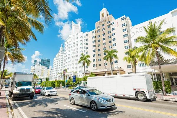 Berömda art deco-hotell i miami beach — Stockfoto