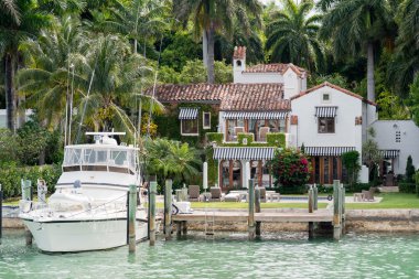 Yıldız Adası, miami lüks malikane