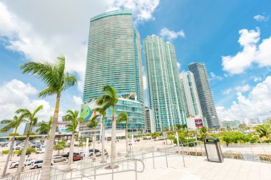gökdelenler ve trafik Sity Miami