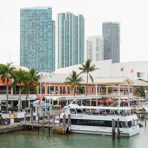 Il Bayside Marketplace nel centro di Miami — Foto Stock