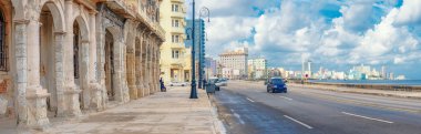 havana'nın manzarası Malecón Caddesi boyunca