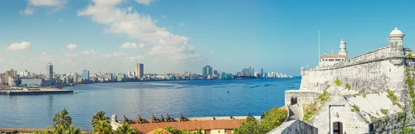 Havana ile el morro Kalesi manzarası — Stok fotoğraf