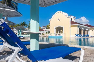VARADERO, CUBA - 1 Mayıs 2022: Iberostar Playa Alameda Küba 'nın Varadero plajındaki tüm kapsayıcı tatil beldeleri