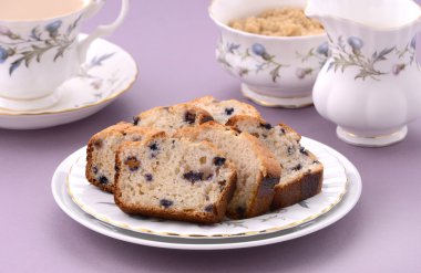 Üzümlü ekmek dilimleri