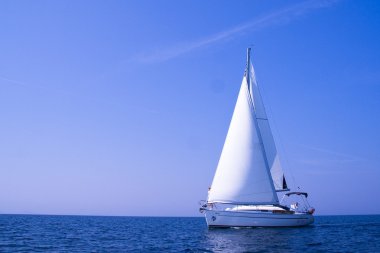 Adriyatik Denizi üzerinde yelken