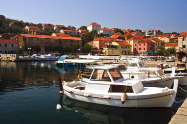Deniz, Hırvatistan Adriyatik Denizi kıyısında Akdeniz kasabası.