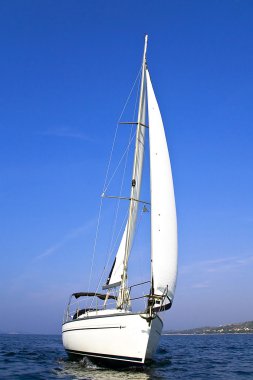 Adriyatik Denizi üzerinde yelken