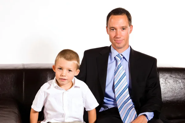 Jonge vader en zoon — Stockfoto
