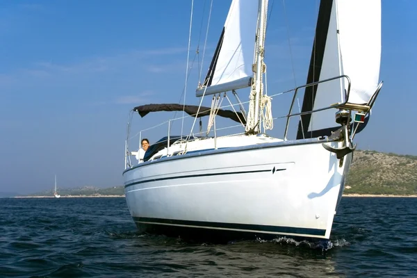 Segling vid Adriatiska havet — Stockfoto