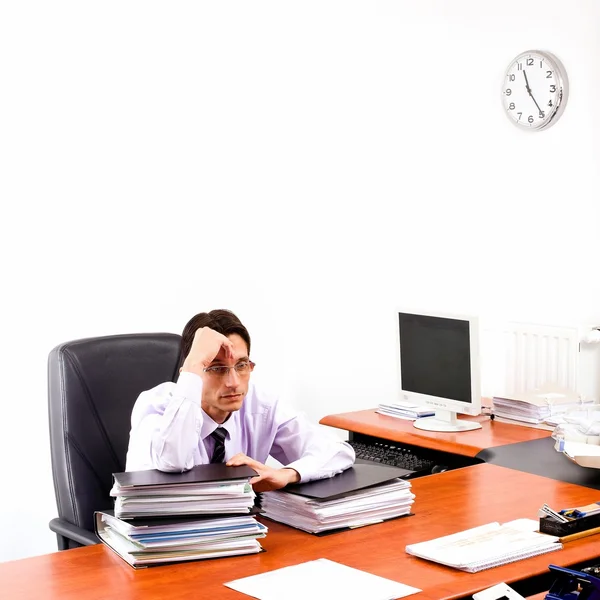 Joven abogado trabajando en su oficina — Foto de Stock