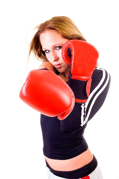 Menina caucasiana atraente praticando boxe, isolado em fundo branco — Fotografia de Stock