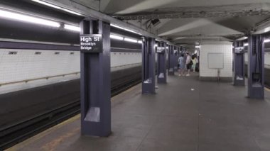 Brooklyn, New York 'taki Brooklyn Köprüsü Metro İstasyonu' nun görüntüleri.