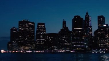 Manhattan silueti, Brooklyn, New York 'tan görüldüğü gibi.,