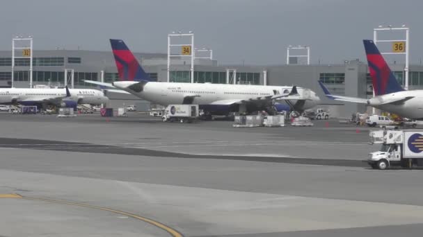 New York Usa Repülőgépek New York Repülőtéren — Stock videók