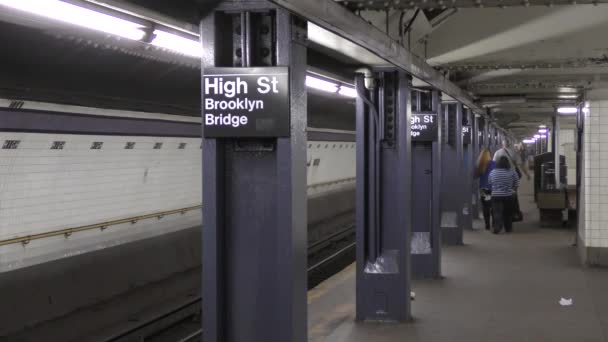 Záběry Stanice Metra Brooklyn Bridge Brooklynu New York City Usa — Stock video