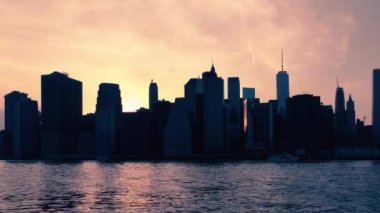 Manhattan silueti, Brooklyn, New York 'tan görüldüğü gibi.,
