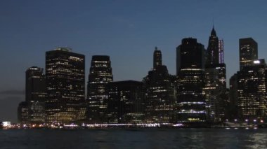 Manhattan silueti, Brooklyn, New York 'tan görüldüğü gibi.,