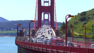 Golden Gate Köprüsü 'nde trafik, San Francisco, California, Usa, yaklaşık Nisan 2017