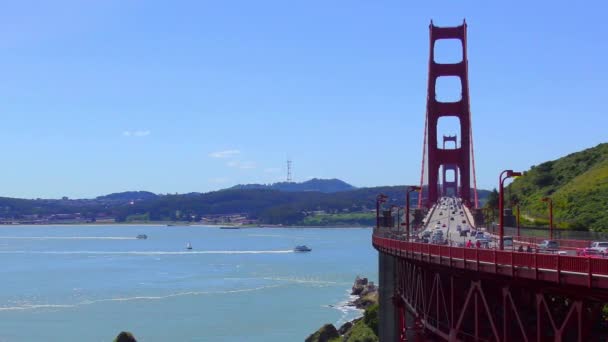 2017年4月頃のカリフォルニア州サンフランシスコのゴールデンゲートブリッジへの交通 — ストック動画