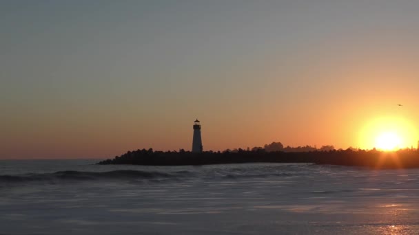 Santa Cruz Dalgakıranı Nam Diğer Walton Deniz Feneri Gün Batımında — Stok video