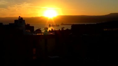 Akabe 'de (Ka' be 'de) günbatımı.