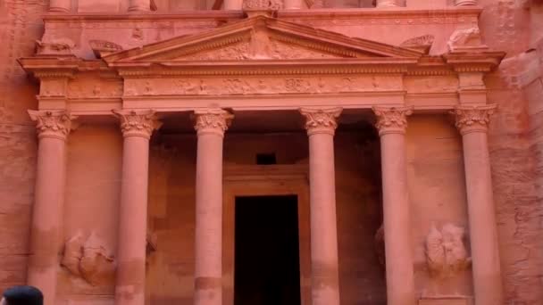 Petra Jordan Circa 2016 Low Angle View Facade Treasury Building — Video Stock