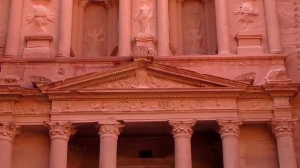 Petra Jordan Circa 2016 Low Angle View Facade Treasury Building — Video