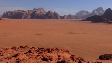 Ürdün Haşim Krallığı 'ndaki Wadi Rum Çölü' nün güzel manzarası, aynı zamanda Ay Vadisi olarak da bilinir.
