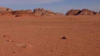 Ürdün Haşim Krallığı 'ndaki Wadi Rum Çölü' nün güzel manzarası, aynı zamanda Ay Vadisi olarak da bilinir.