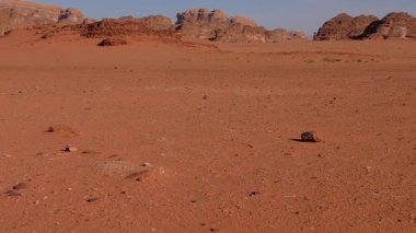 Ürdün Haşim Krallığı 'ndaki Wadi Rum Çölü' nün güzel manzarası, aynı zamanda Ay Vadisi olarak da bilinir.