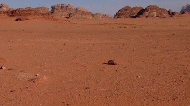 Ürdün Haşim Krallığı 'ndaki Wadi Rum Çölü' nün güzel manzarası, aynı zamanda Ay Vadisi olarak da bilinir.