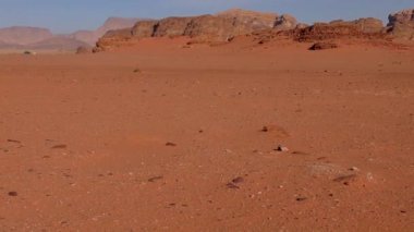 Ürdün Haşim Krallığı 'ndaki Wadi Rum Çölü' nün güzel manzarası, aynı zamanda Ay Vadisi olarak da bilinir.