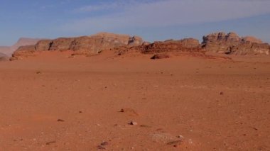 Ürdün Haşim Krallığı 'ndaki Wadi Rum Çölü' nün güzel manzarası, aynı zamanda Ay Vadisi olarak da bilinir.