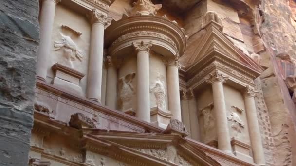 Petra Jordan Circa 2016 Low Angle View Facade Treasury Building — Video Stock
