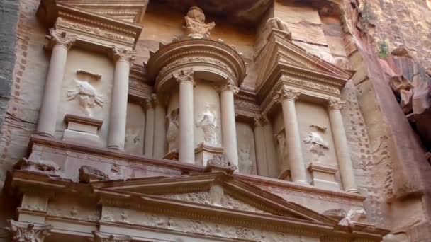 Petra Jordan Circa 2016 Low Angle View Facade Treasury Building — 图库视频影像