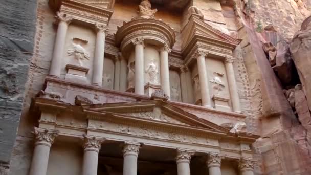 Petra Jordan Circa 2016 Low Angle View Facade Treasury Building — Video