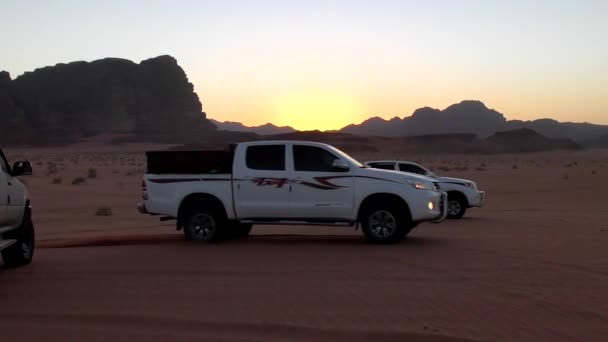 Cars Tourists Wadi Rum Desert Hashemite Kingdom Jordan Also Known — Wideo stockowe