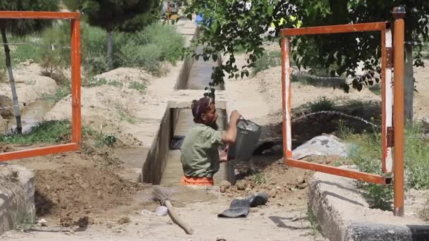 Footage Worker Kabul Afghanistan — Stock Video