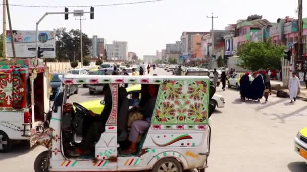 Street Traffic Kabul Capital Afghanistan Circa May 2019 — стоковое видео