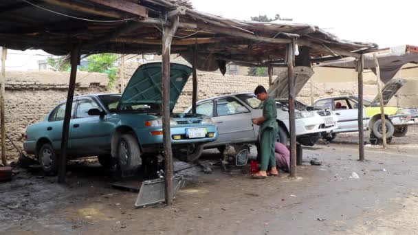 Κατάστημα Επισκευής Αυτοκινήτων Στην Καμπούλ Την Πρωτεύουσα Του Αφγανιστάν Περίπου — Αρχείο Βίντεο