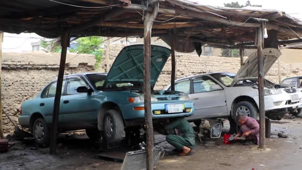Autószerelő Műhely Kabulban Afganisztán Fővárosában 2019 Május — Stock videók