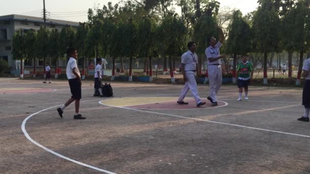 Unidentified Students Playing Basketball Dhaka Residential Model College Mohammadpur Dhaka — Wideo stockowe