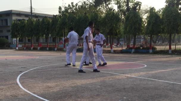 Unidentified Students Playing Basketball Dhaka Residential Model College Mohammadpur Dhaka — Stock Video