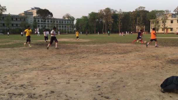 Unidentified Students Playing Soccer Dhaka Residential Model College Mohammadpur Dhaka — Stockvideo