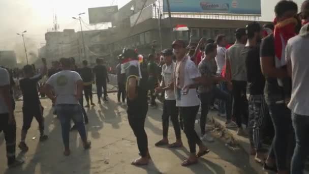 Unidentified People Demonstrating Iraqi Government 2019 Iraqi Protests Also Named — стоковое видео