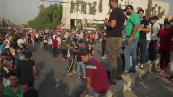 Ongeïdentificeerde Mensen Die Demonstreren Tegen Iraakse Regering Tijdens Iraakse Protesten — Stockvideo