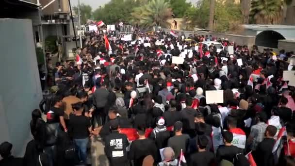 Unidentified People Demonstrating Iraqi Government 2019 Iraqi Protests Also Named — Vídeo de stock
