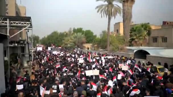 Unidentified People Demonstrating Iraqi Government 2019 Iraqi Protests Also Named — 图库视频影像