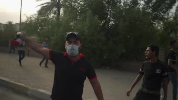 Ongeïdentificeerde Mensen Die Demonstreren Tegen Iraakse Regering Tijdens Iraakse Protesten — Stockvideo